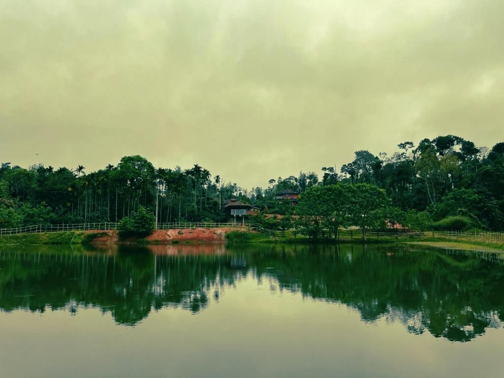 Agastya Lake View Coorg มาดิเครี ภายนอก รูปภาพ